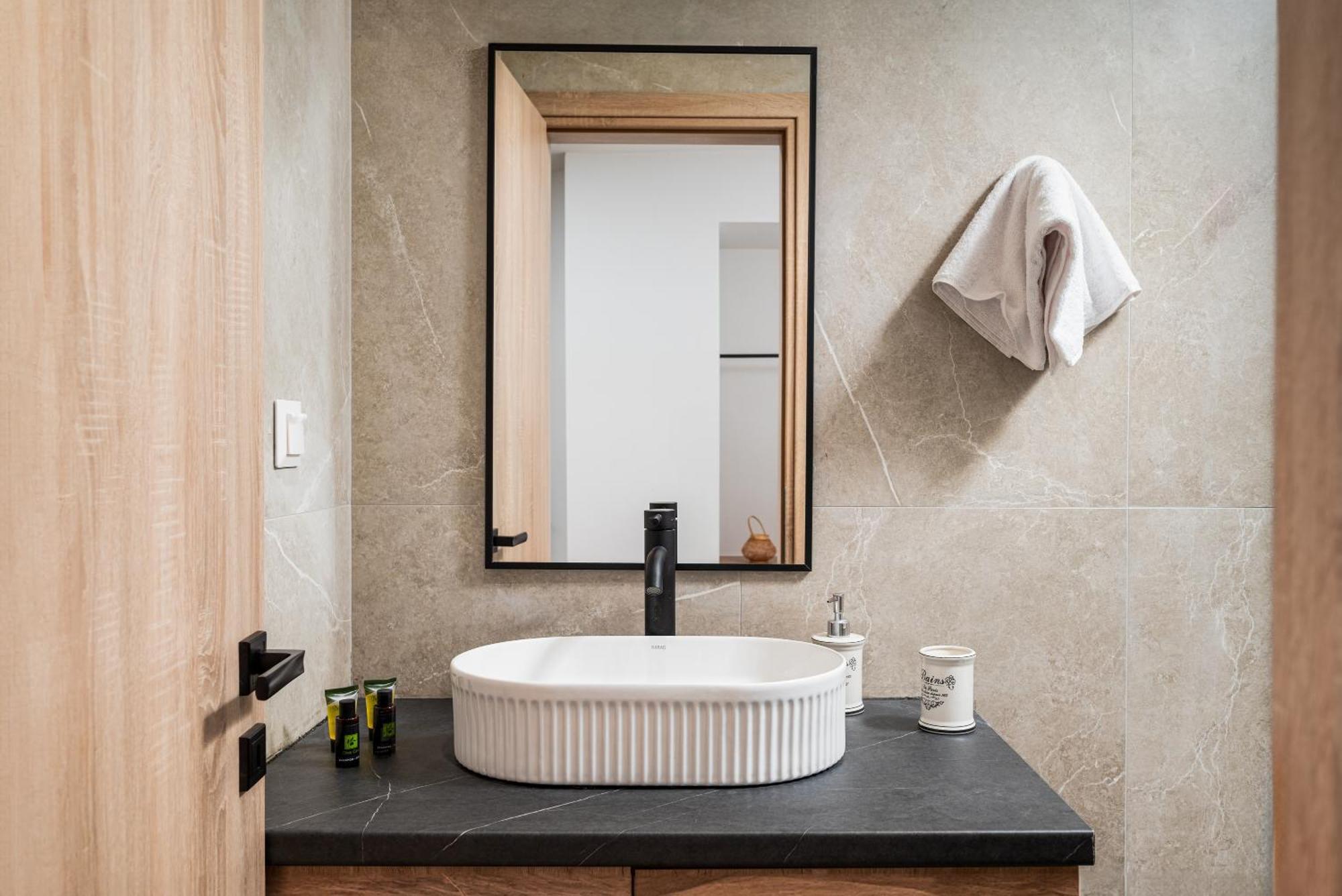Makas Suites 헐소니소스 외부 사진